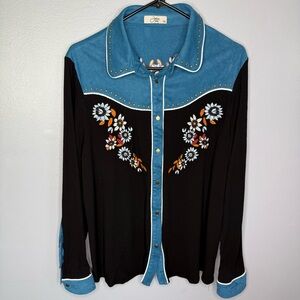 John Moon Texas Women’s Embroidered Western Button Up